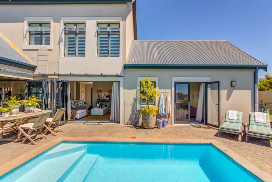 5 Bedroom Property for Sale in Kingswood Golf Estate Western Cape